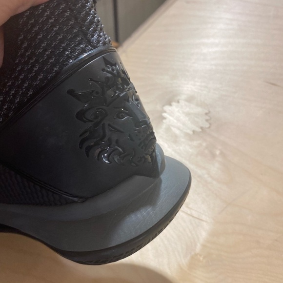 NIKE Sneakers size 9.5 (Needs Shoe Strings) (KU) - Picture 9 of 16